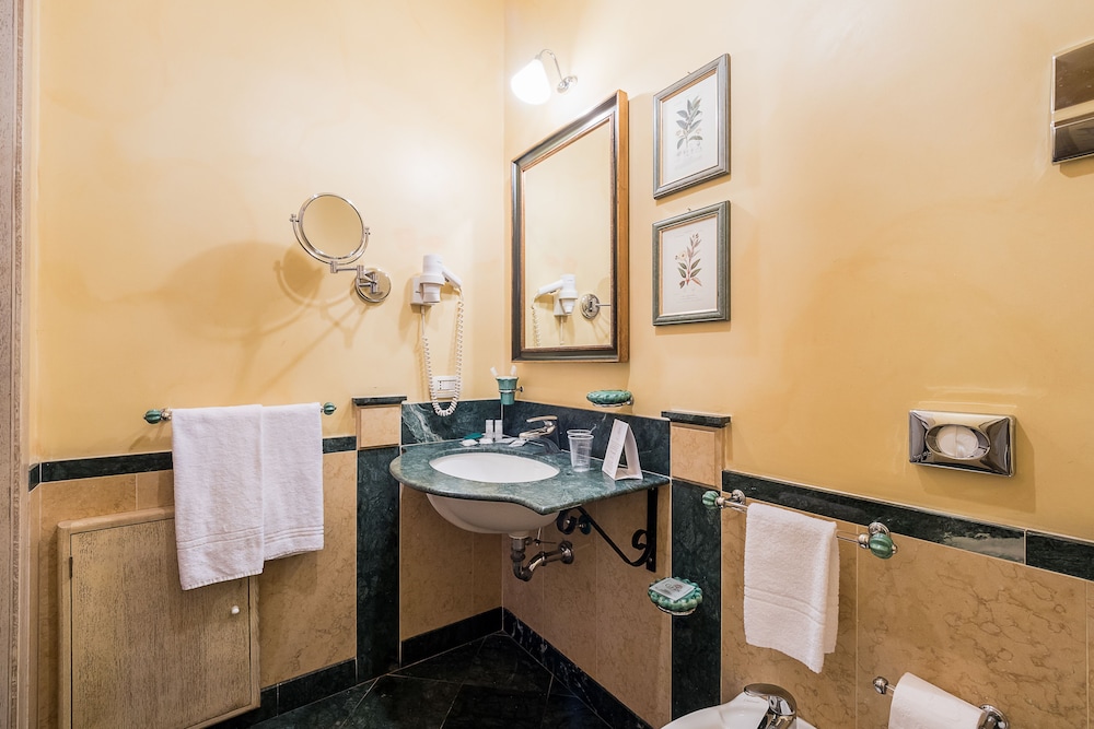 Hotel Vecchio Borgo — Hotel rooms in Palermo, Sicily