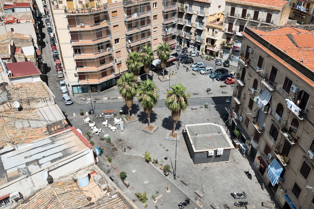 Hotel Vecchio Borgo — Hotel building in Palermo, Sicily