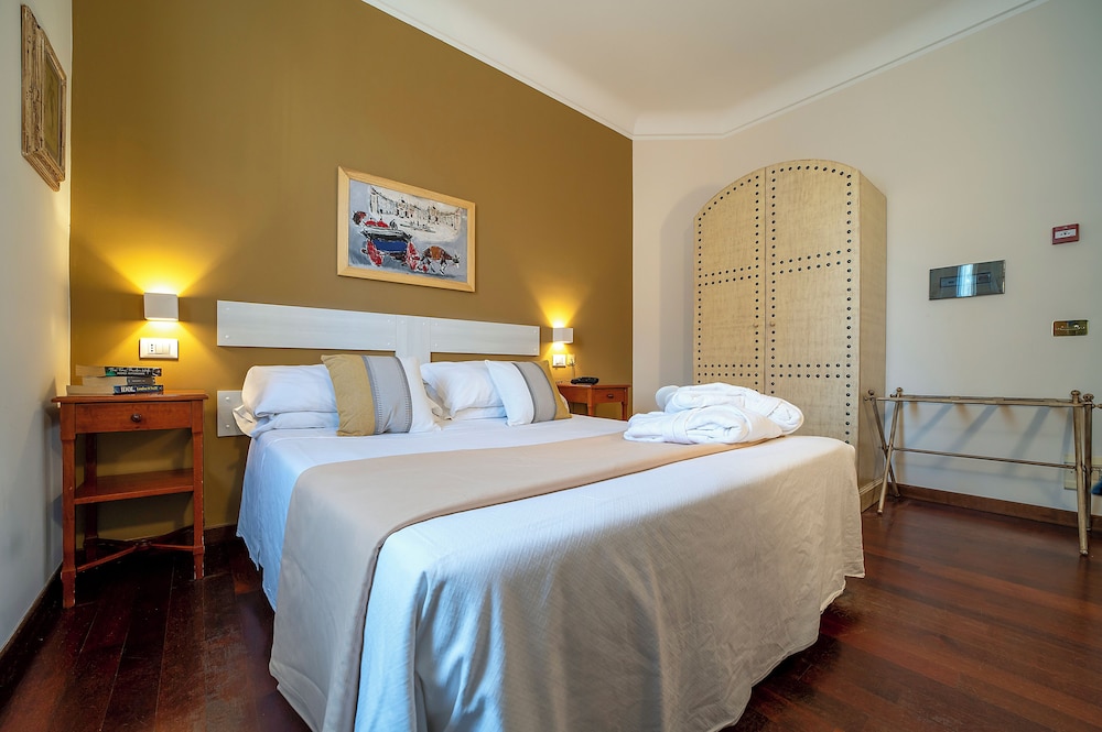 Hotel Vecchio Borgo — Hotel rooms in Palermo, Sicily
