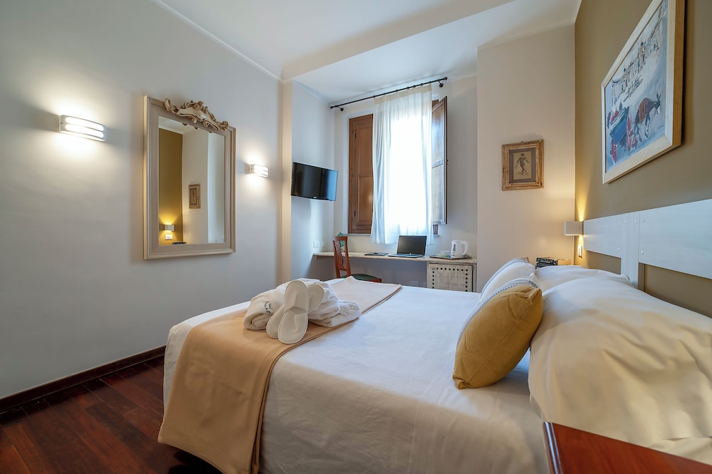 Hotel Vecchio Borgo — Hotel rooms in Palermo, Sicily