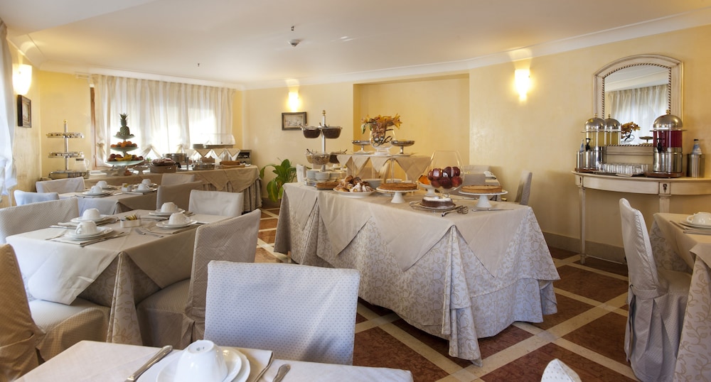 Hotel Vecchio Borgo — Restaurant & bars in Palermo, Sicily
