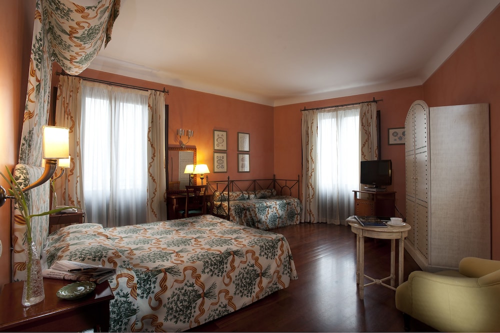 Hotel Vecchio Borgo — Hotel rooms in Palermo, Sicily
