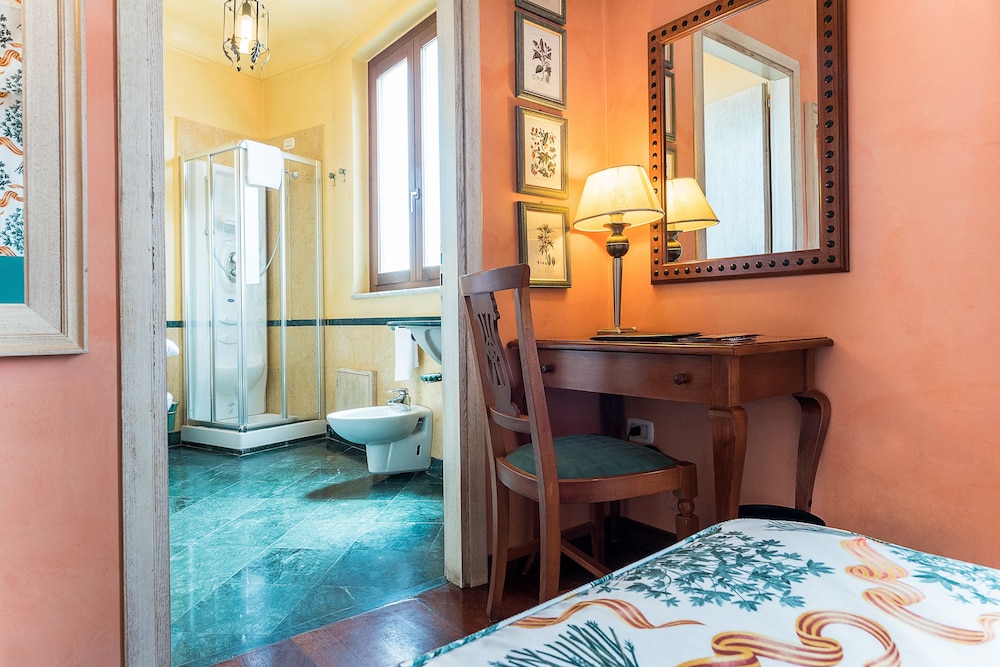 Hotel Vecchio Borgo — Hotel rooms in Palermo, Sicily