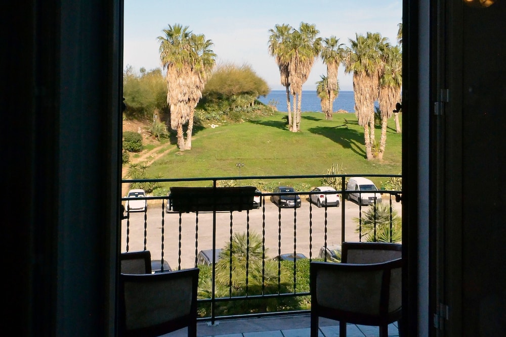 Hotel Villa D'Amato — Hotel rooms in Palermo, Sicily