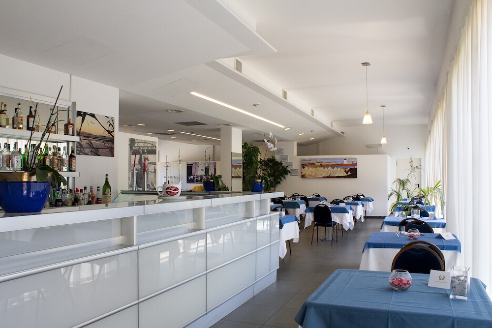 Hotel Villa D'Amato — Restaurant & bars in Palermo, Sicily