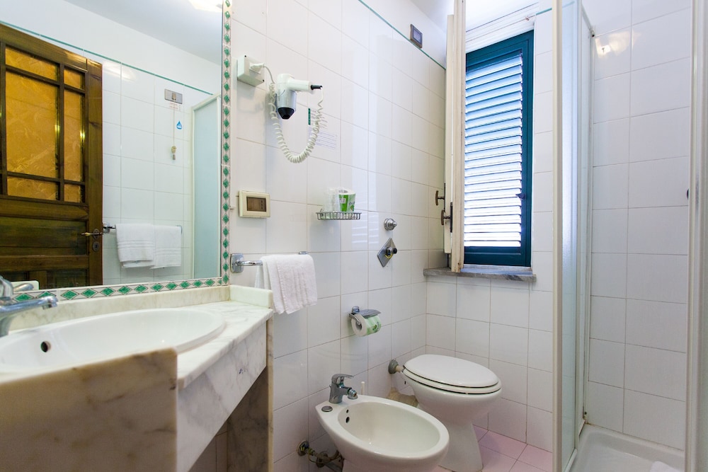 Hotel Villa D'Amato — Hotel rooms in Palermo, Sicily