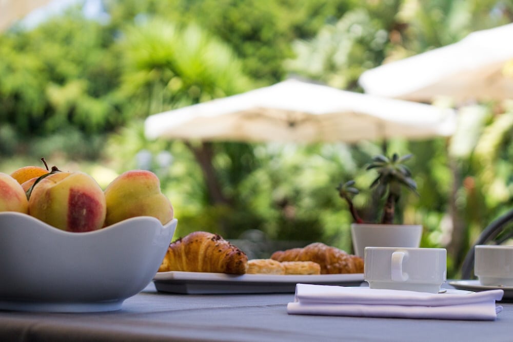 Hotel Villa D'Amato — Restaurant & bars in Palermo, Sicily
