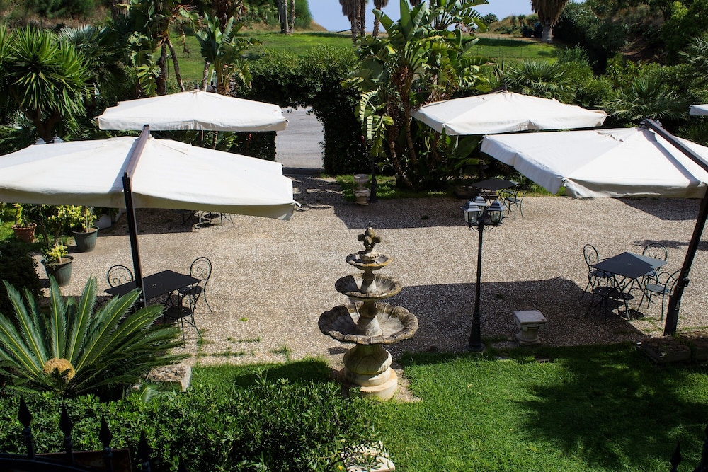 Hotel Villa D'Amato — Restaurant & bars in Palermo, Sicily