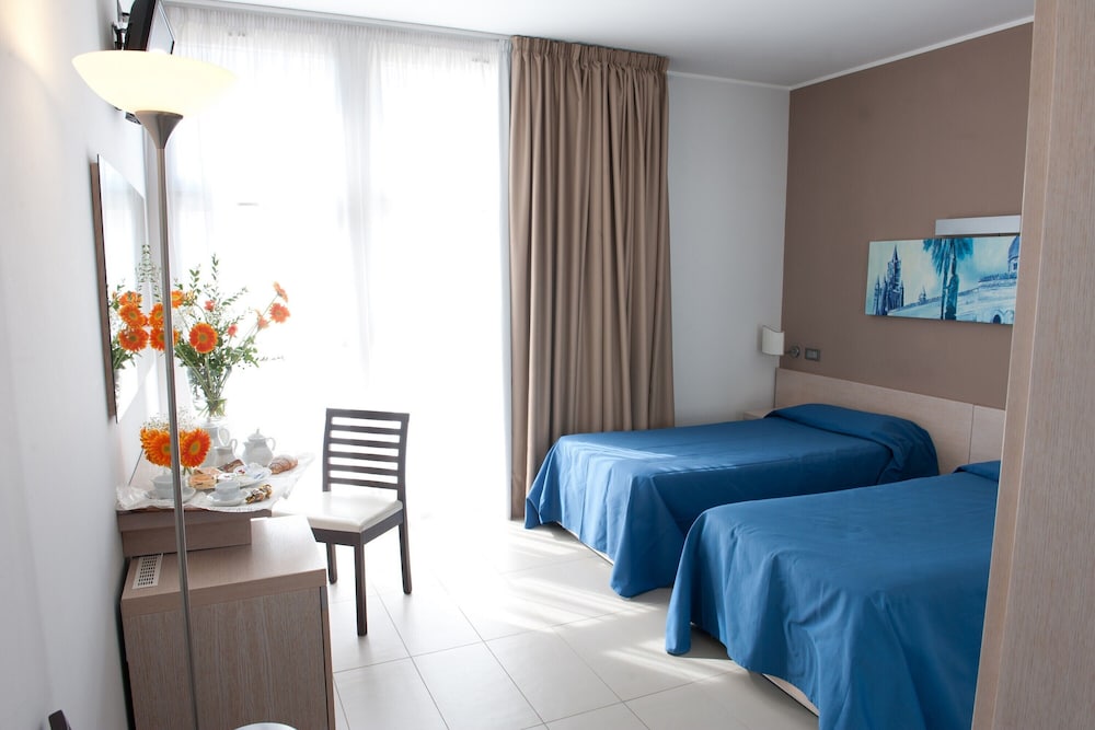 Hotel Villa D'Amato — Hotel rooms in Palermo, Sicily