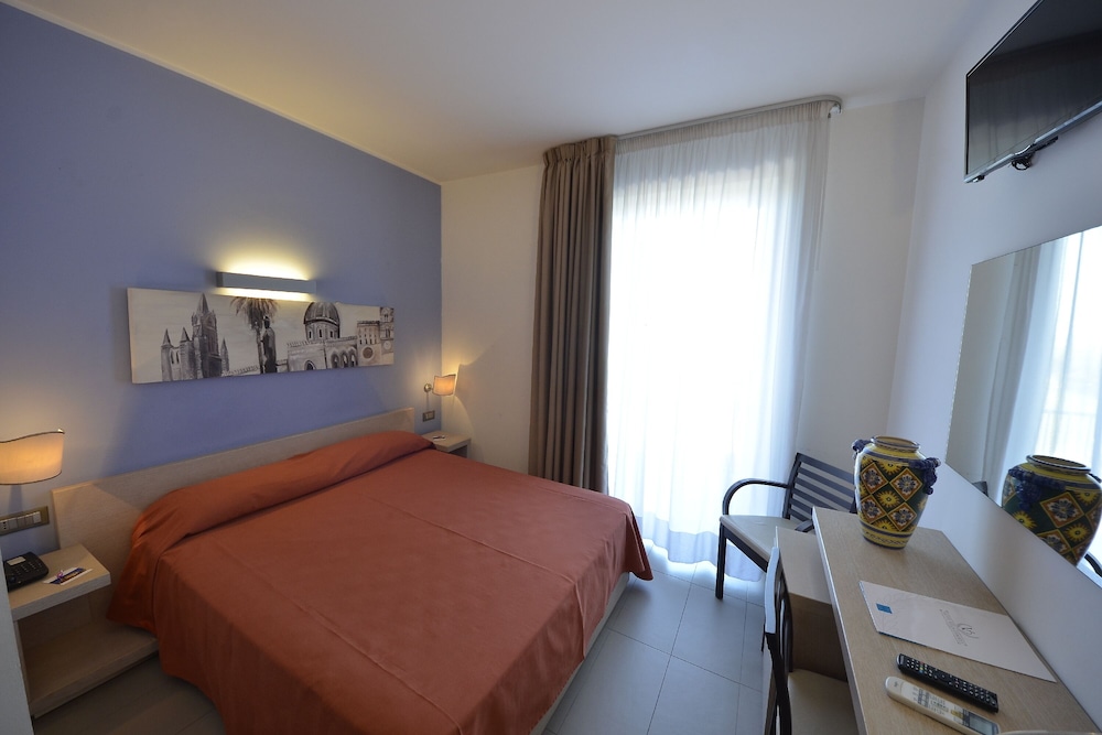 Hotel Villa D'Amato — Hotel rooms in Palermo, Sicily