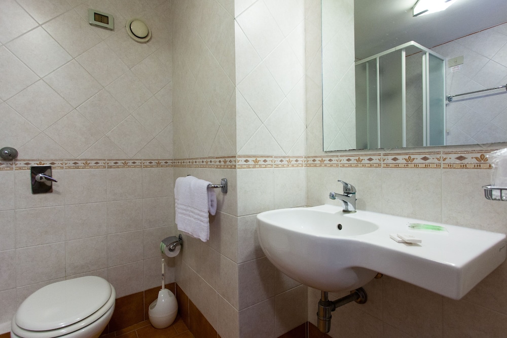 Hotel Villa D'Amato — Hotel rooms in Palermo, Sicily