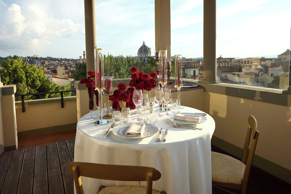 Four Seasons Hotel Firenze — Restaurant & bars in Florence, Tuscany