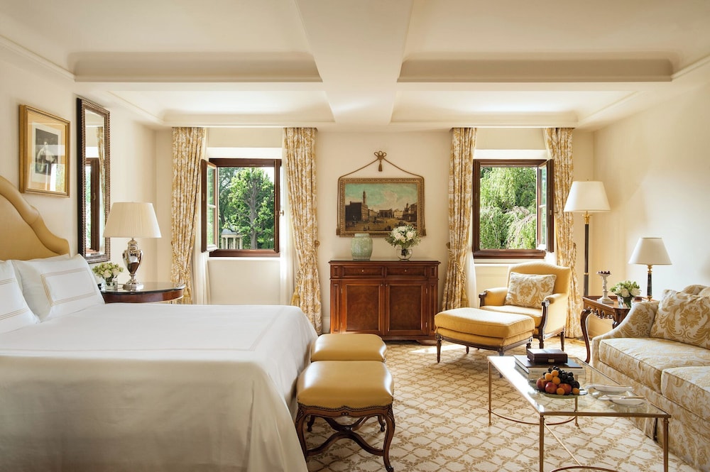 Four Seasons Hotel Firenze — Hotel rooms in Florence, Tuscany