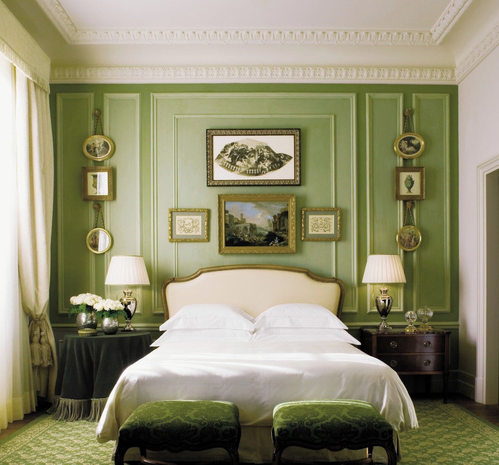 Four Seasons Hotel Firenze — Hotel rooms in Florence, Tuscany