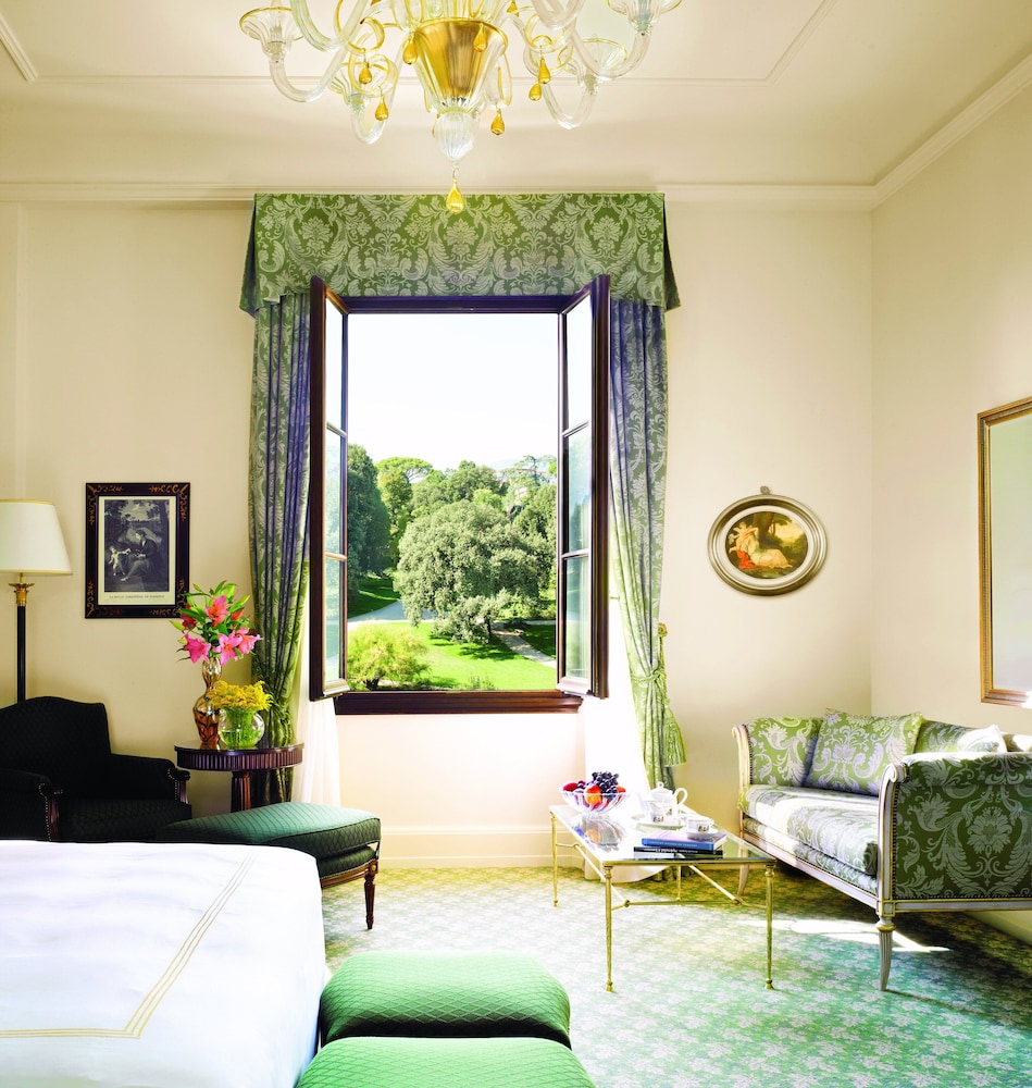 Four Seasons Hotel Firenze — Hotel rooms in Florence, Tuscany