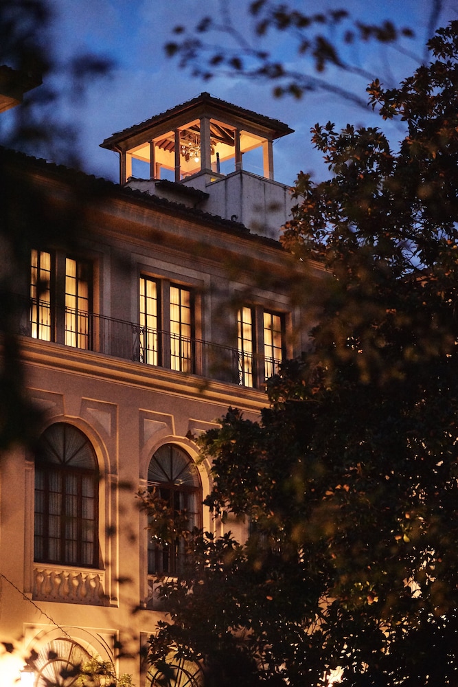 Four Seasons Hotel Firenze — Hotel building in Florence, Tuscany