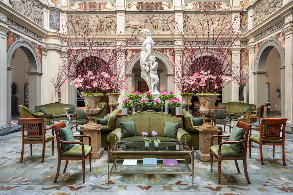 Four Seasons Hotel Firenze — Hotel building in Florence, Tuscany