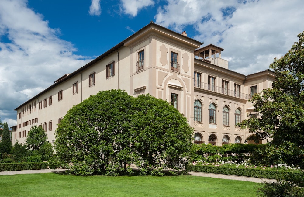 Four Seasons Hotel Firenze — Hotel building in Florence, Tuscany