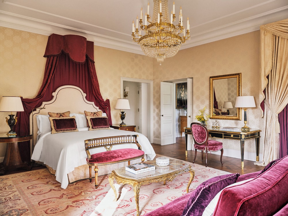 Four Seasons Hotel Firenze — Hotel rooms in Florence, Tuscany