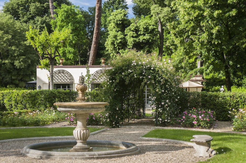 Four Seasons Hotel Firenze — Hotel building in Florence, Tuscany
