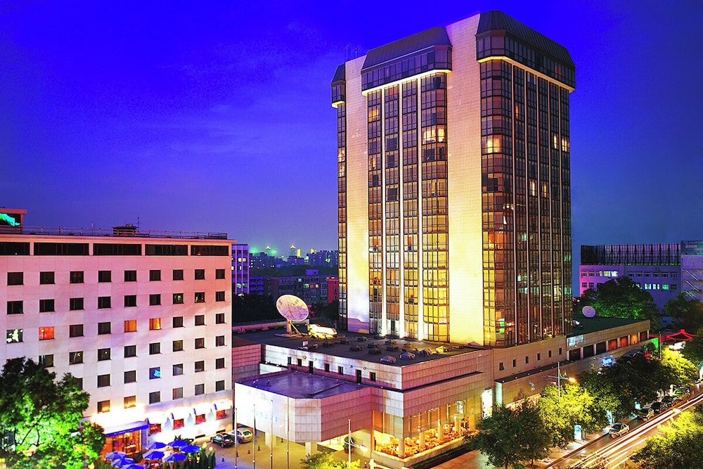 Peace Hotel Beijing — Hotel building in Beijing, Beijing