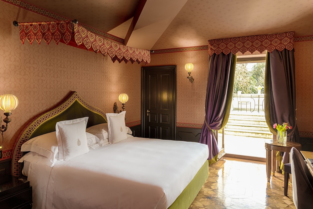 Villa Cora — Hotel rooms in Florence, Tuscany