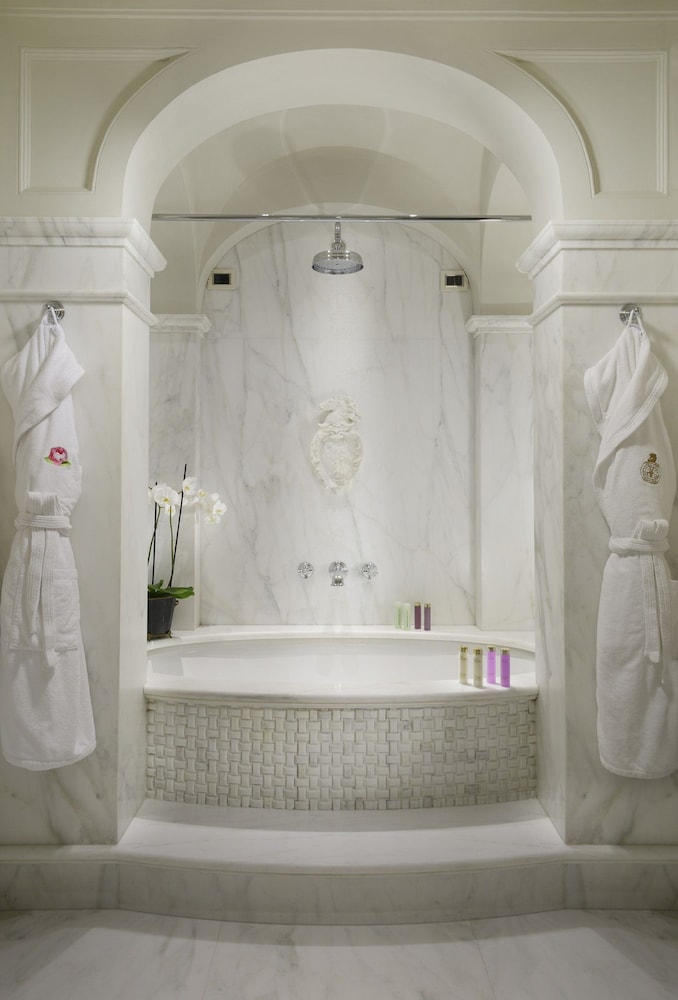 Villa Cora — Hotel rooms in Florence, Tuscany
