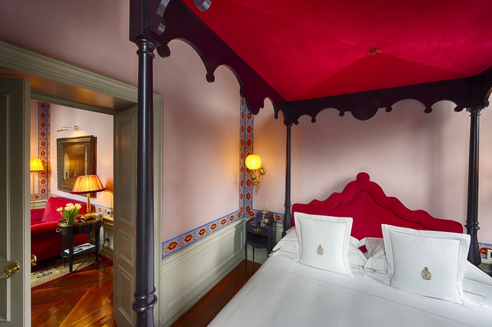 Villa Cora — Hotel rooms in Florence, Tuscany