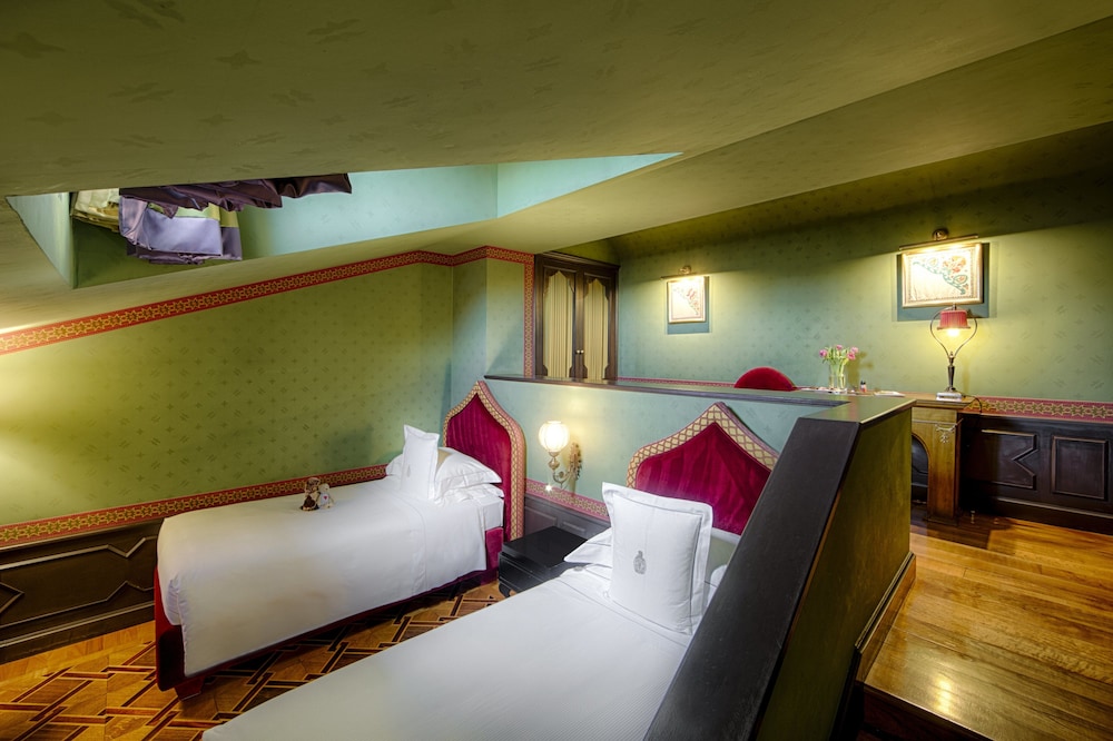 Villa Cora — Hotel rooms in Florence, Tuscany