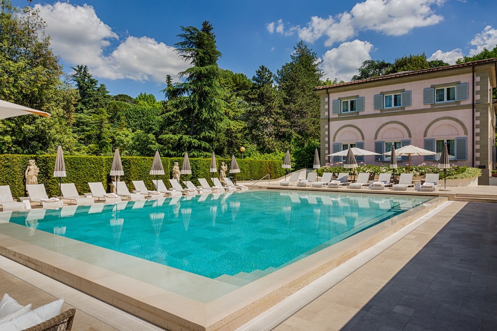 Villa Cora — Swimming pool in Florence, Tuscany