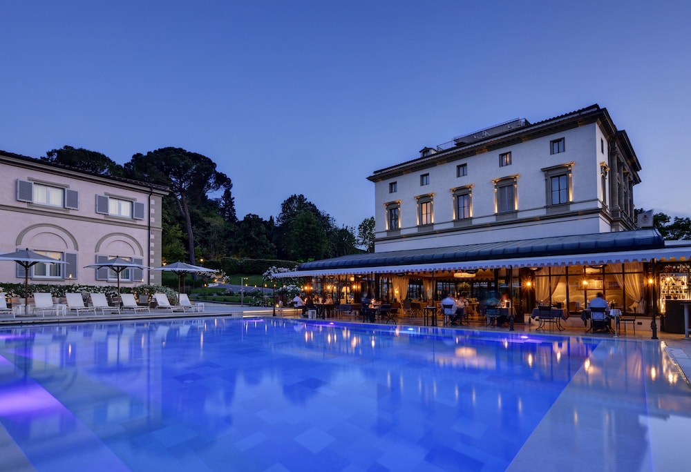 Villa Cora — Swimming pool in Florence, Tuscany