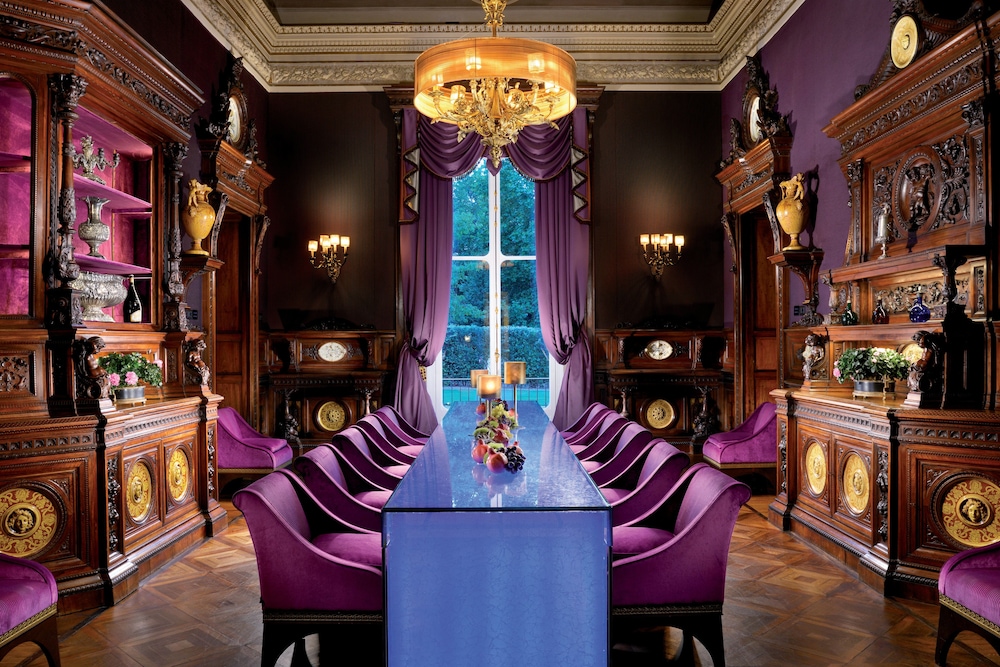 Villa Cora — Restaurant & bars in Florence, Tuscany