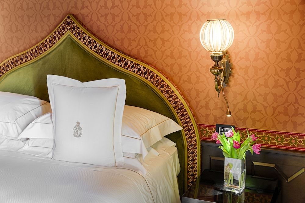 Villa Cora — Hotel rooms in Florence, Tuscany