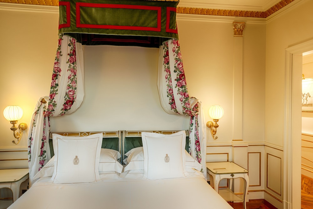 Villa Cora — Hotel rooms in Florence, Tuscany