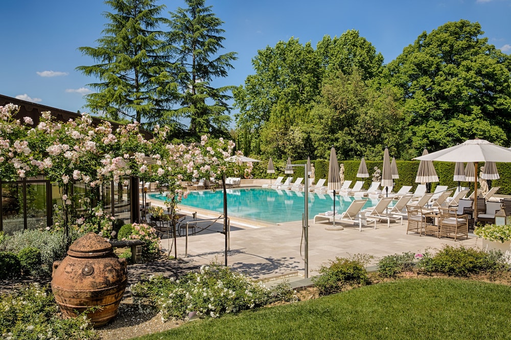 Villa Cora — Swimming pool in Florence, Tuscany
