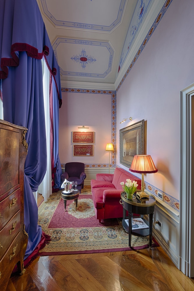 Villa Cora — Hotel rooms in Florence, Tuscany