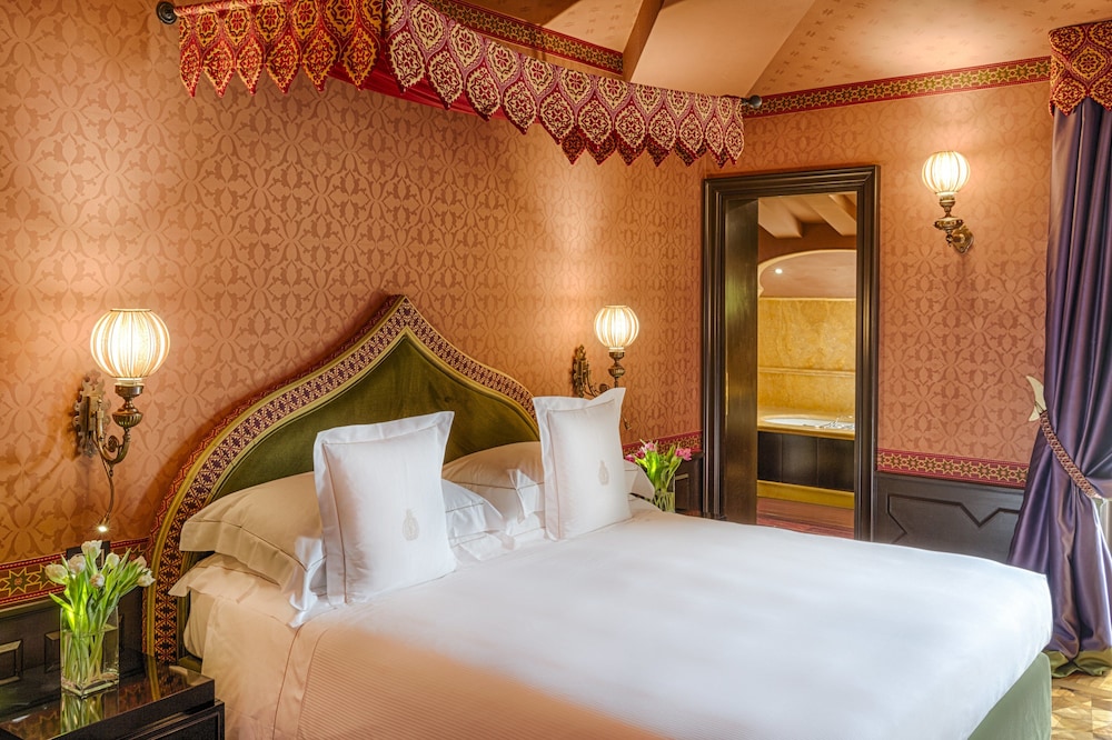 Villa Cora — Hotel rooms in Florence, Tuscany