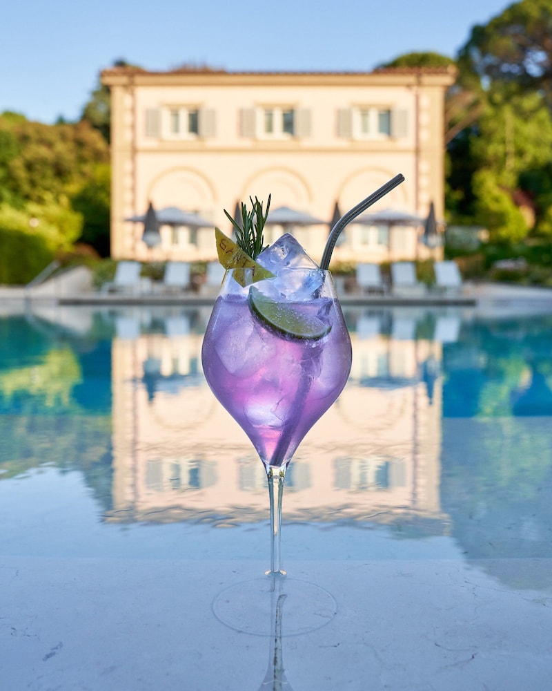 Villa Cora — Swimming pool in Florence, Tuscany