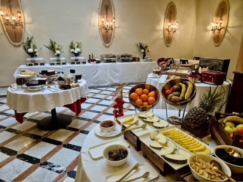 Hotel Nouvel — Restaurant & bars in Barcelona, Catalonia