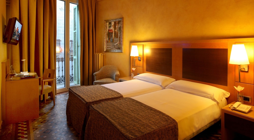 Hotel Nouvel — Hotel rooms in Barcelona, Catalonia