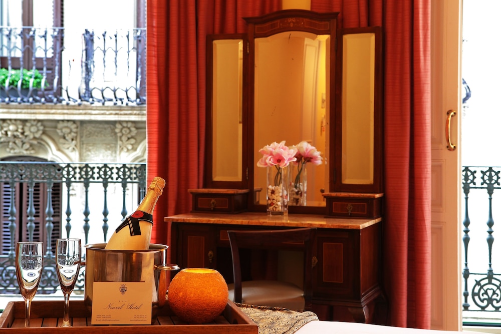 Hotel Nouvel — Hotel rooms in Barcelona, Catalonia