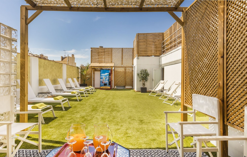 Hotel Nouvel — Sports & recreation in Barcelona, Catalonia