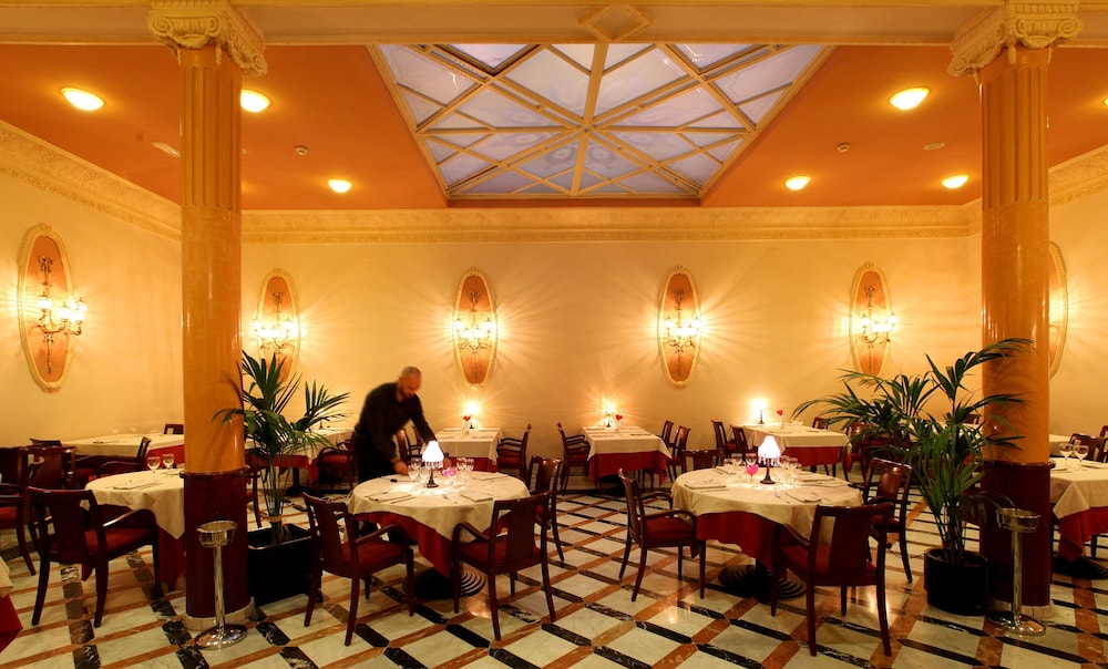 Hotel Nouvel — Restaurant & bars in Barcelona, Catalonia