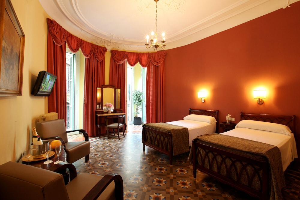 Hotel Nouvel — Hotel rooms in Barcelona, Catalonia