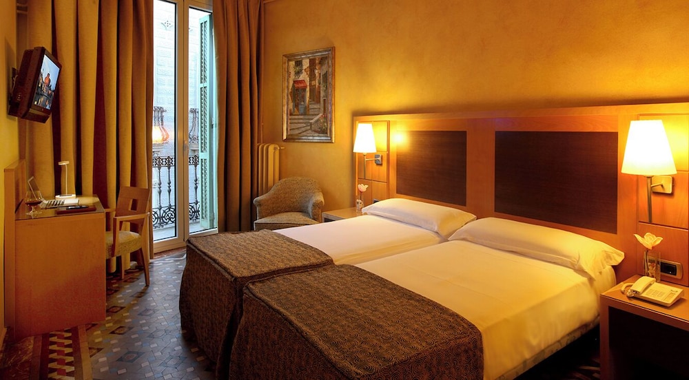 Hotel Nouvel — Hotel rooms in Barcelona, Catalonia
