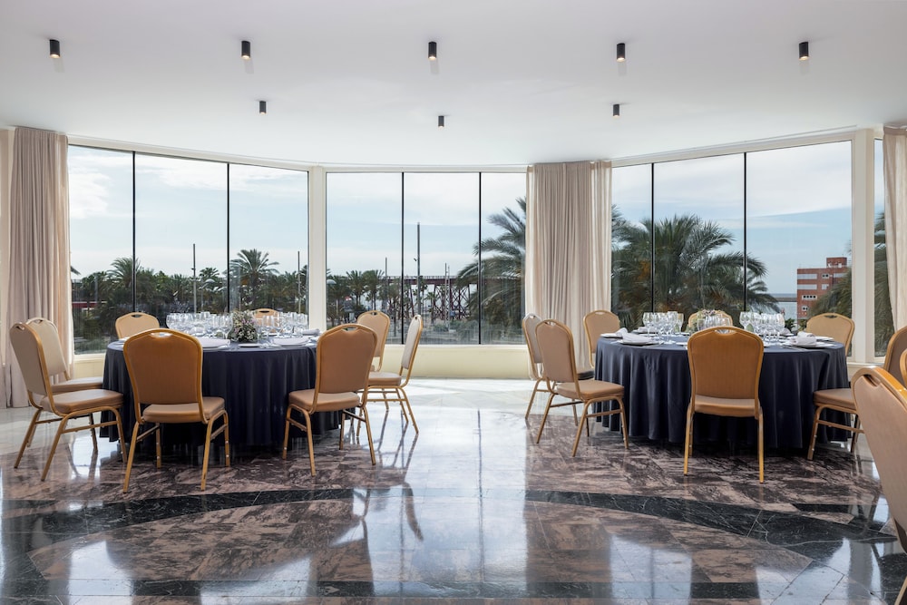Ohtels Gran Hotel Almería — Restaurant & bars in Almeria, Andalusia