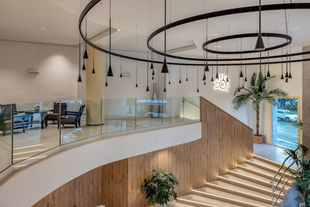 Ohtels Gran Hotel Almería — Hotel building in Almeria, Andalusia