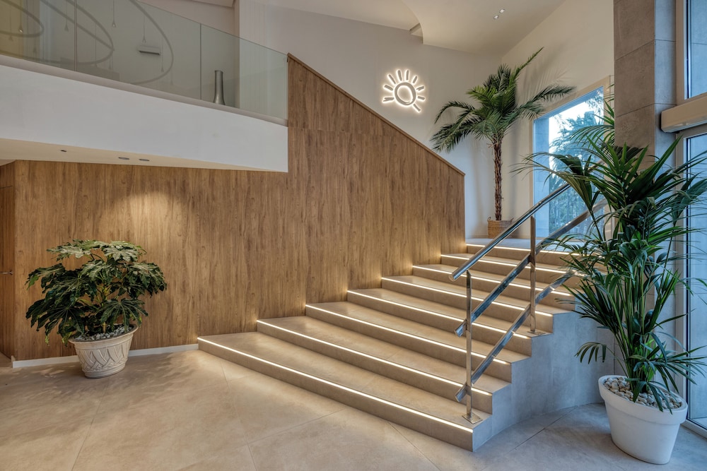 Ohtels Gran Hotel Almería — Hotel building in Almeria, Andalusia