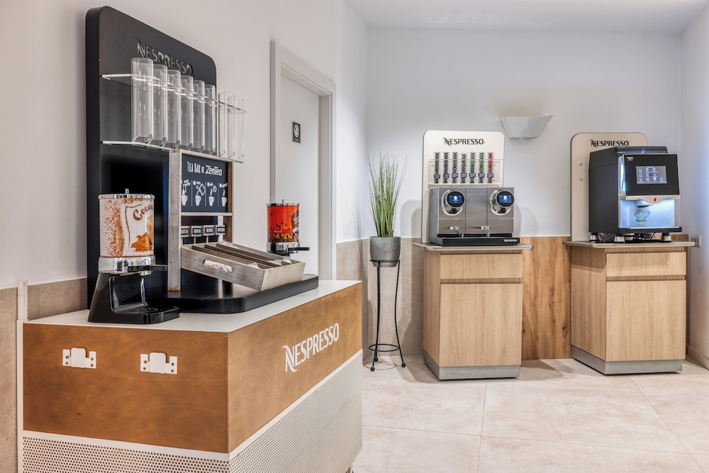 Ohtels Gran Hotel Almería — Restaurant & bars in Almeria, Andalusia