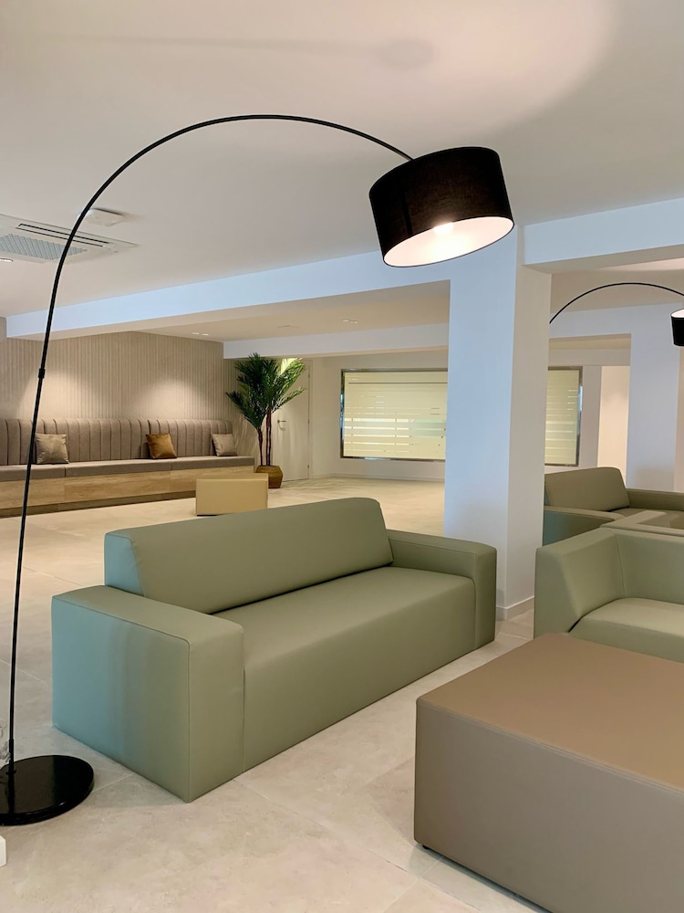 Ohtels Gran Hotel Almería — Hotel building in Almeria, Andalusia